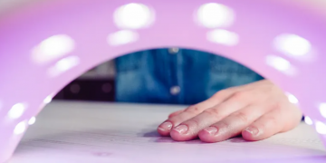 UV nail lamp sourcing guide – UV nail lamp allows people to get a high quality manicure at home without having to go to a nail salon.